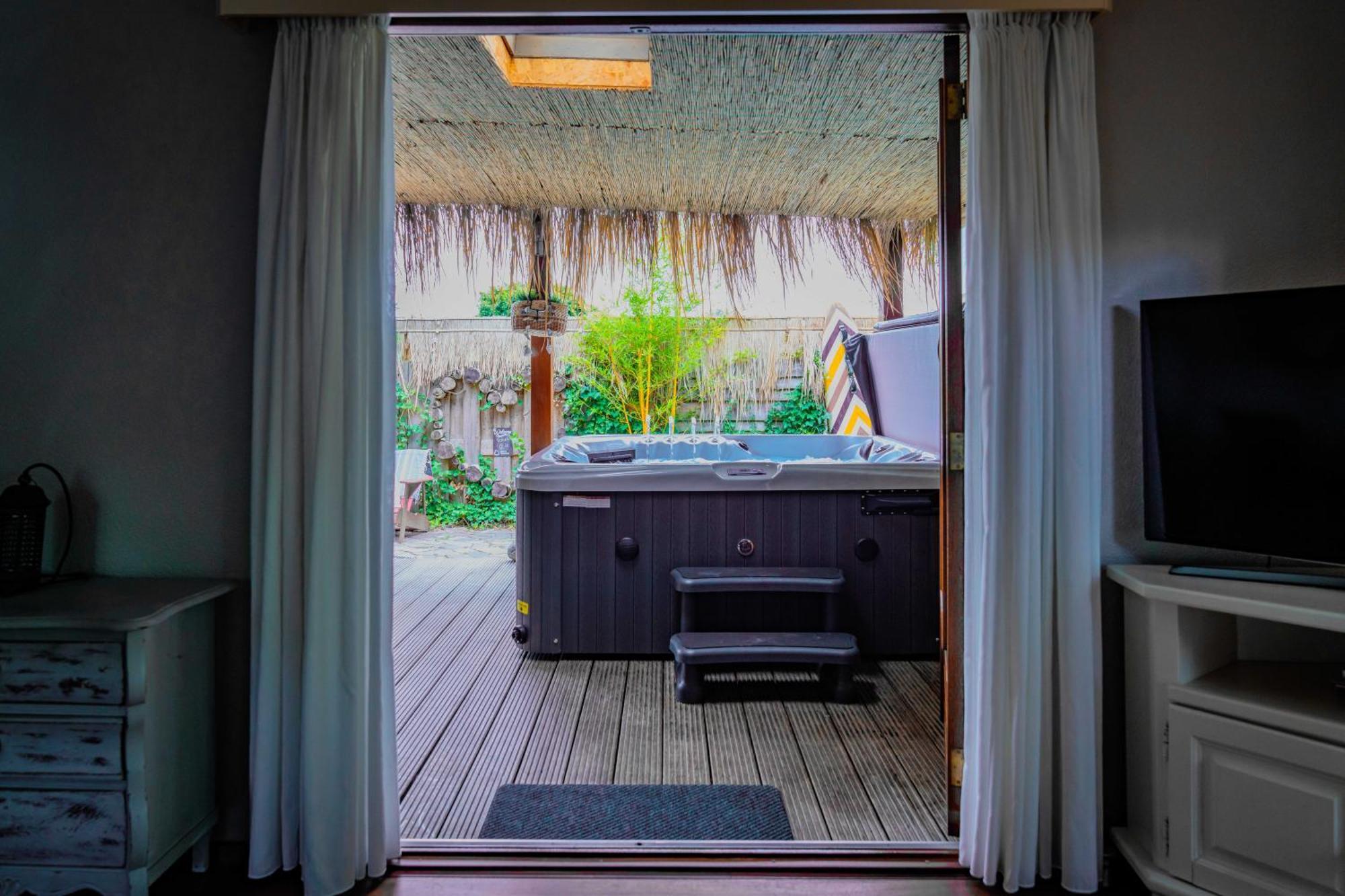 Drents Genieten - Kraaiheide Met Prive Jacuzzi Erm Luaran gambar